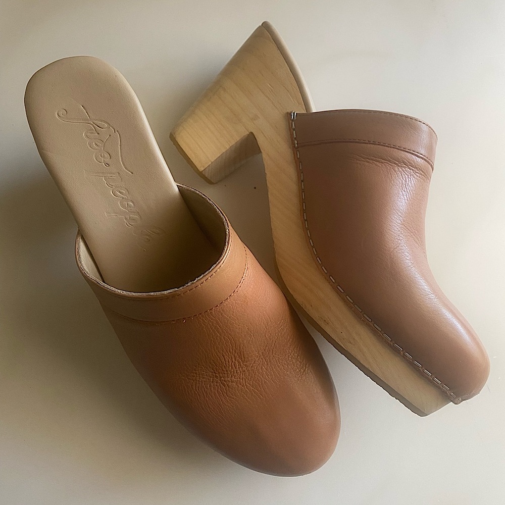 Free People Tan Clogs, Size 7